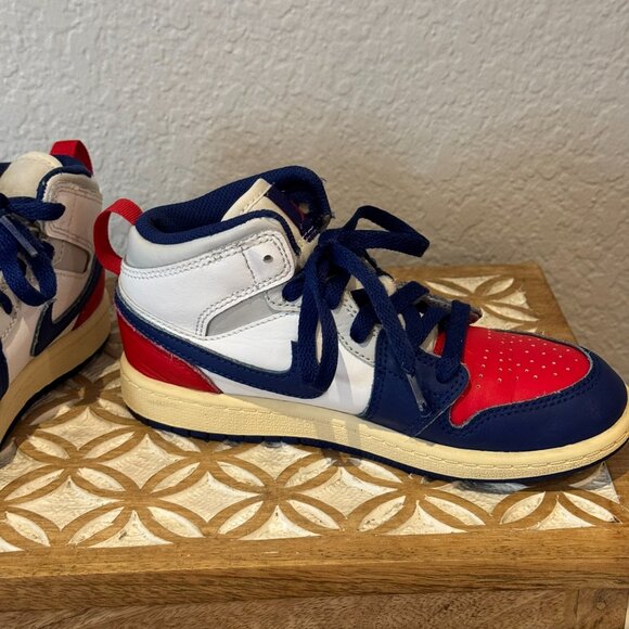 Nike Air Jordan Kids' Grade School Size 1Y Mid Basketball Shoes DQ8424-102 - Picture 8 of 11